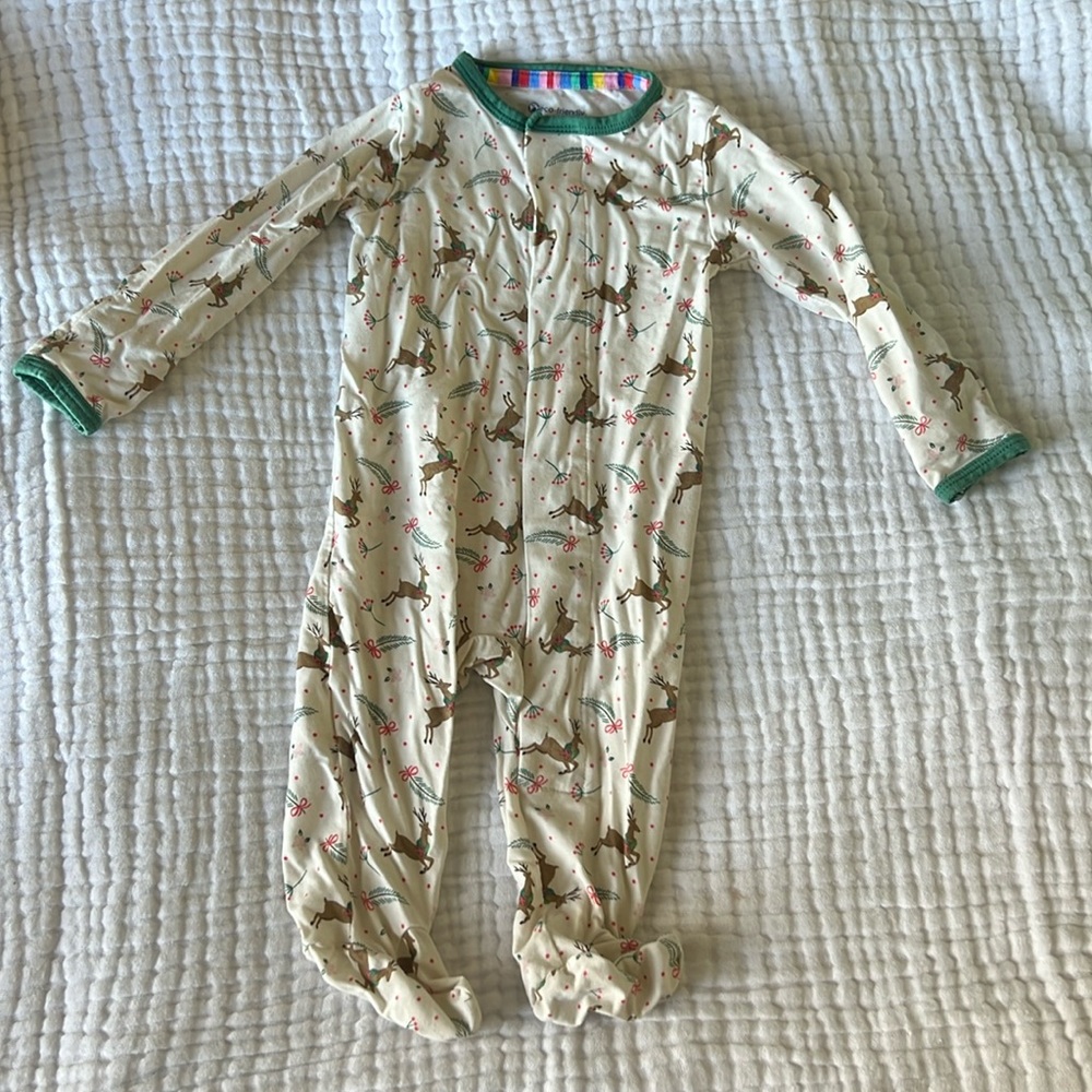 Magnetic Me merry and bright modal magnetic parent favorite footie